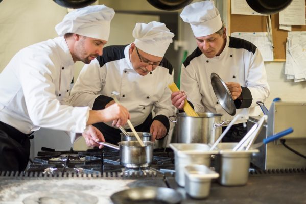 Tuyển sinh học nghề Đức ngành đầu bếp 2021
